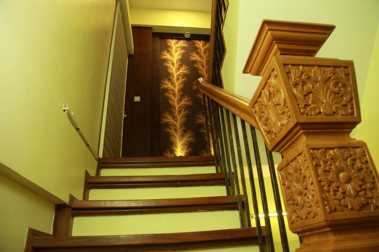 Sule Sapphire Inn Yangon Luaran gambar