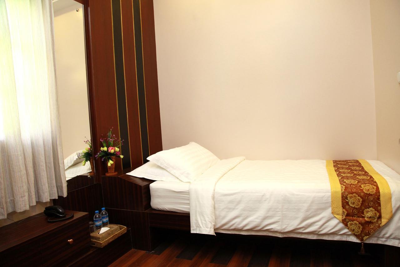 Sule Sapphire Inn Yangon Luaran gambar