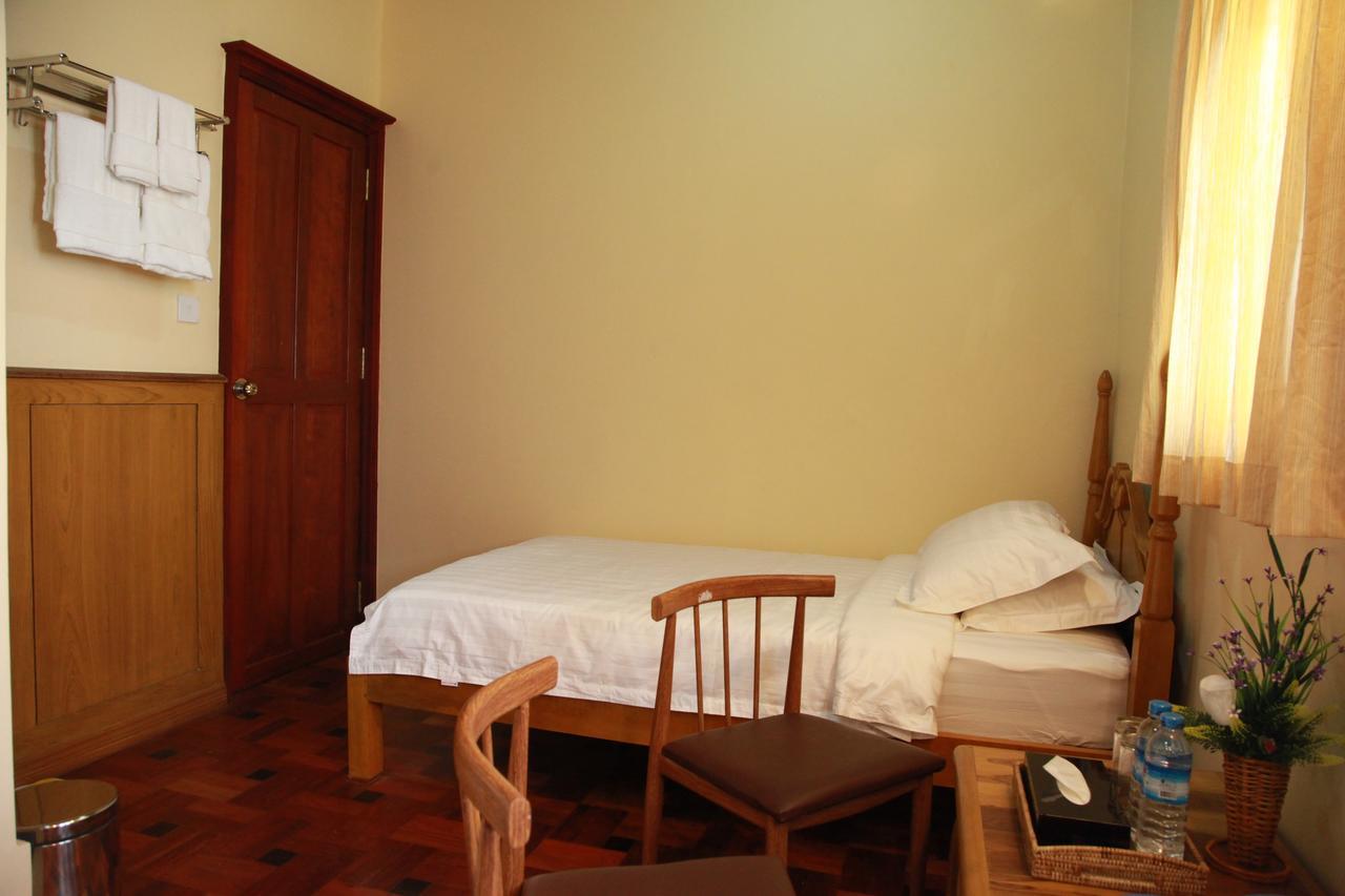 Sule Sapphire Inn Yangon Luaran gambar