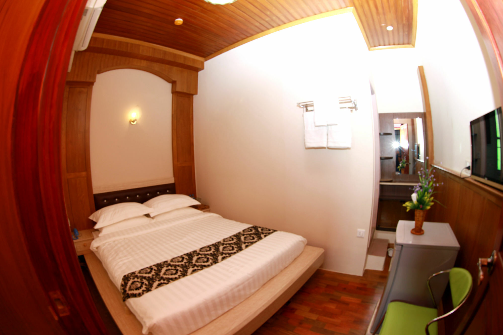 Sule Sapphire Inn Yangon Luaran gambar