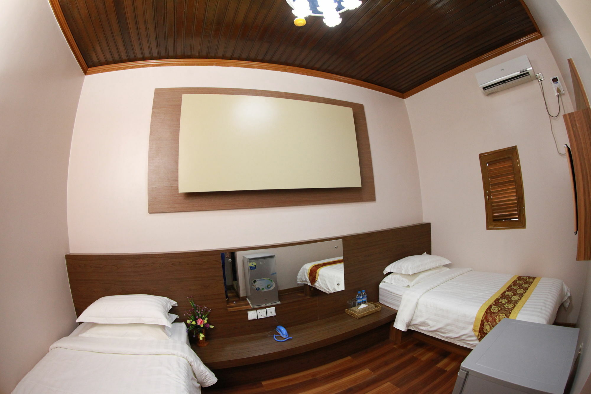 Sule Sapphire Inn Yangon Luaran gambar