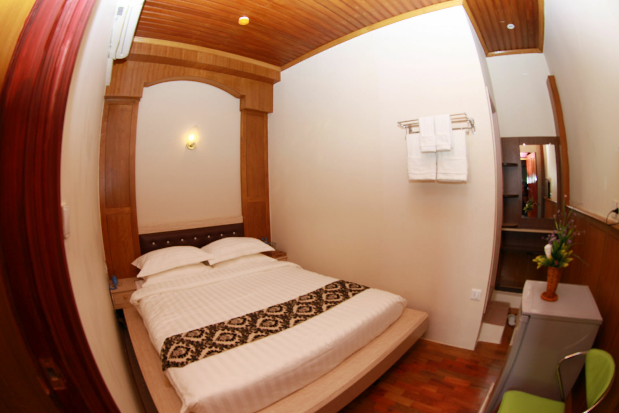 Sule Sapphire Inn Yangon Luaran gambar