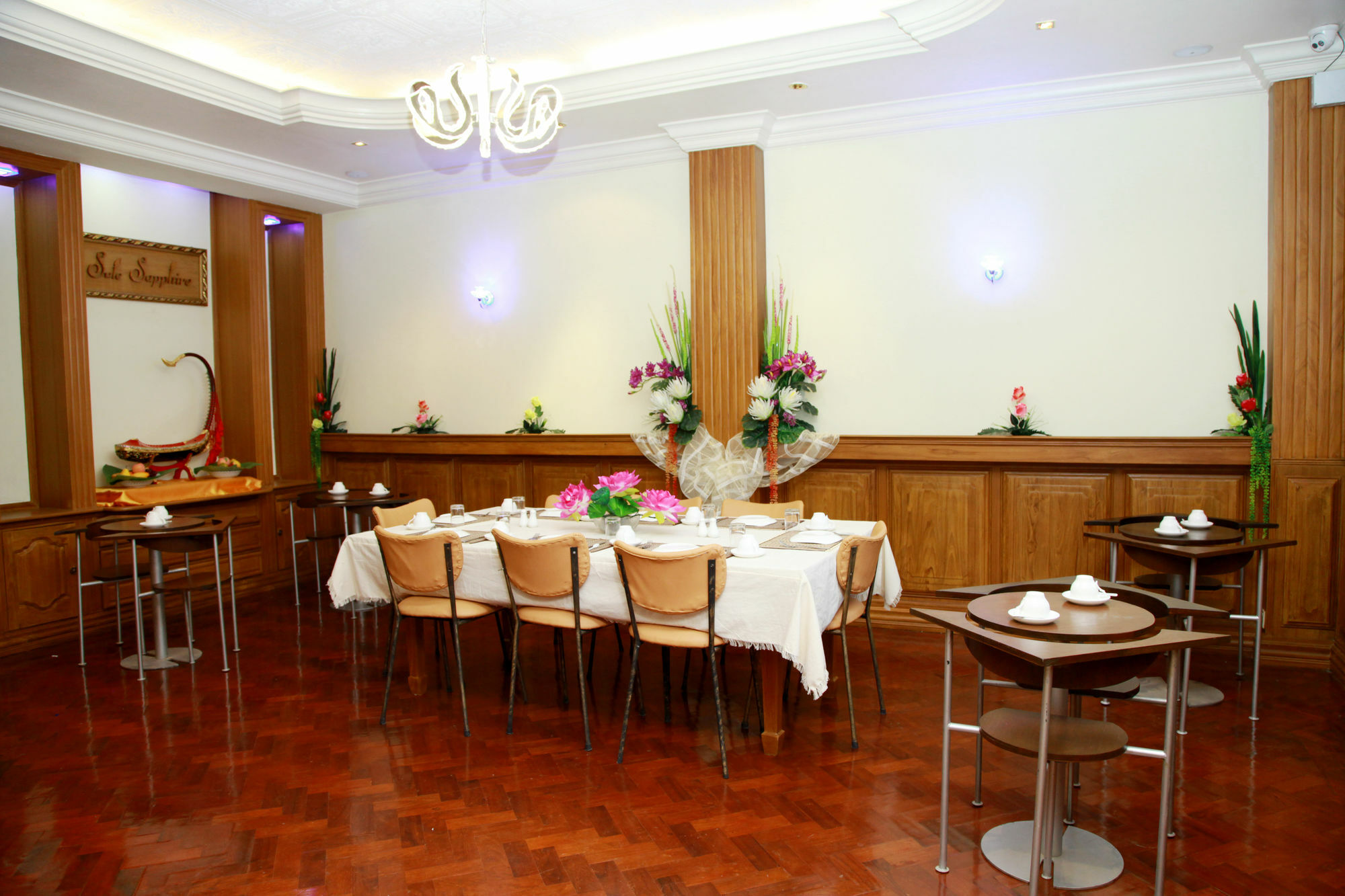 Sule Sapphire Inn Yangon Luaran gambar