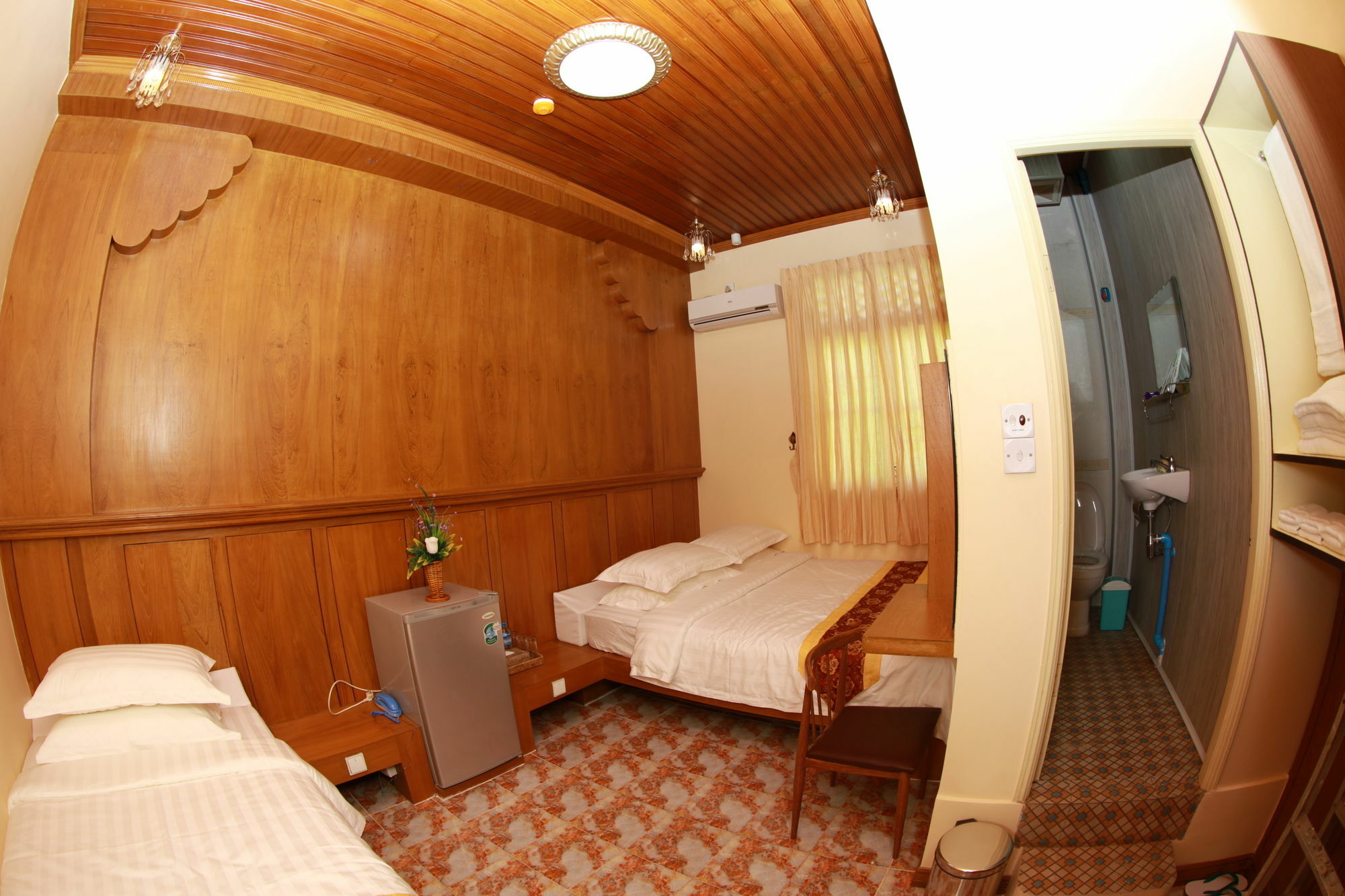 Sule Sapphire Inn Yangon Luaran gambar