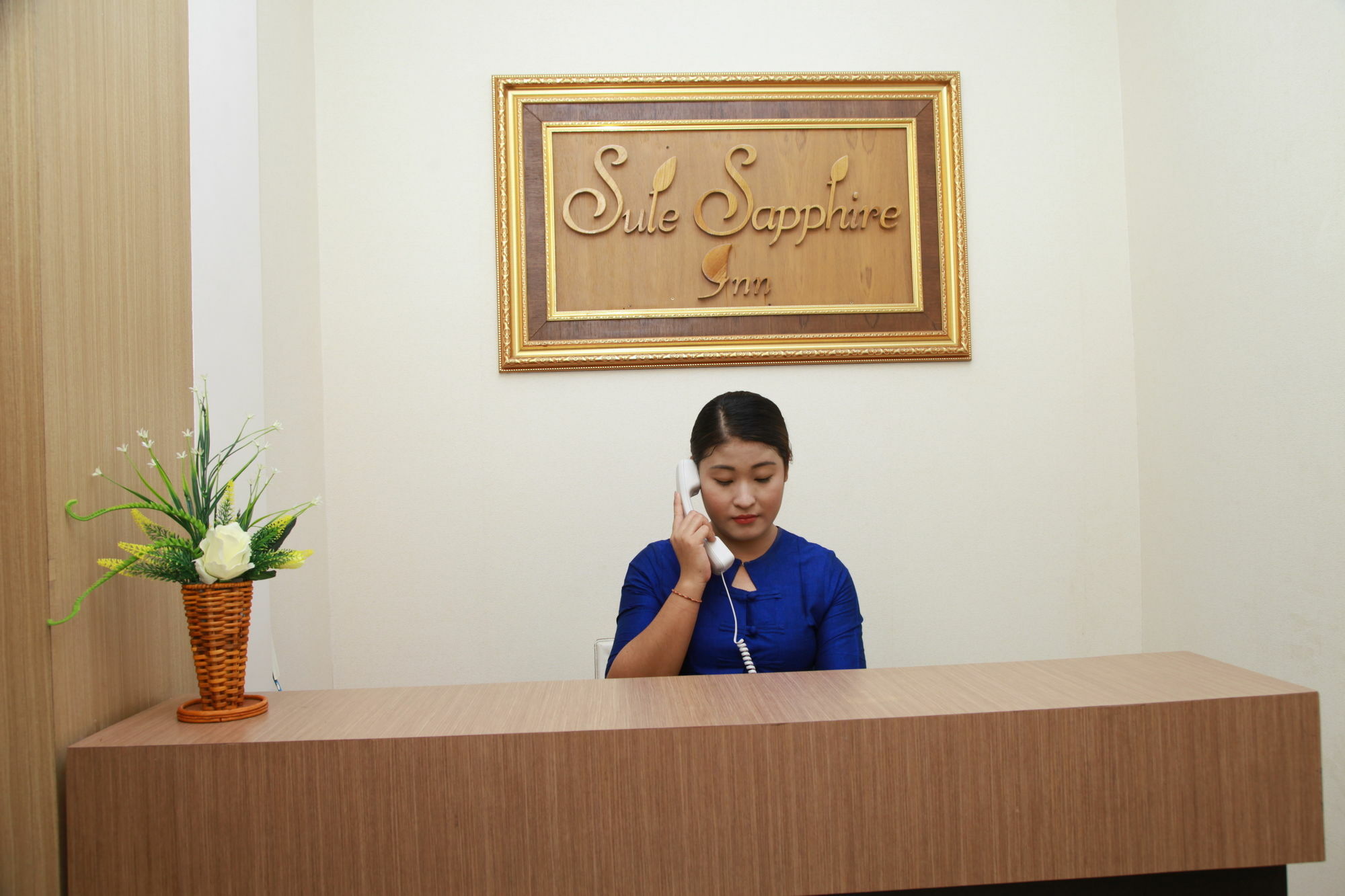 Sule Sapphire Inn Yangon Luaran gambar